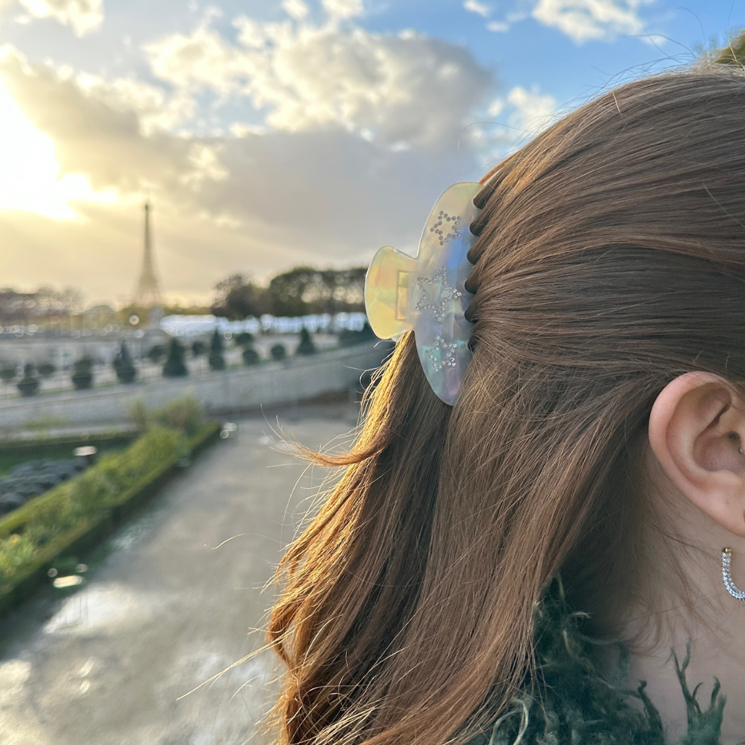 STAR HAIRCLIP IN WHITE