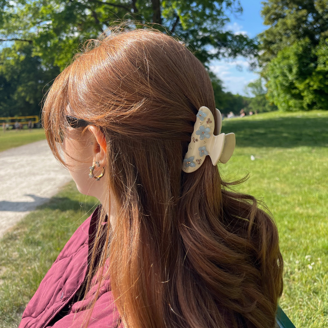 SELY HAIRCLIP IN BLUE FLOWER