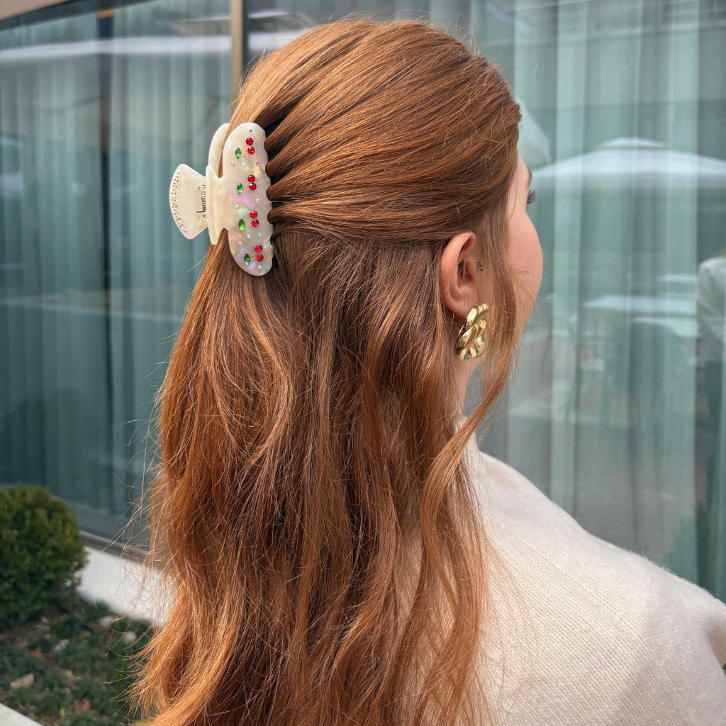 CHERRY POP HAIRCLIP IN WHITE