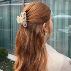 CHERRY POP HAIRCLIP IN WHITE